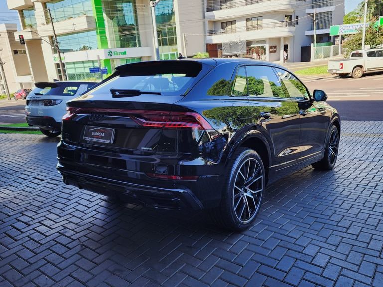 Audi Q8 Perf.Black 3.0 TFSI Quat. S-tr/(Híb.)