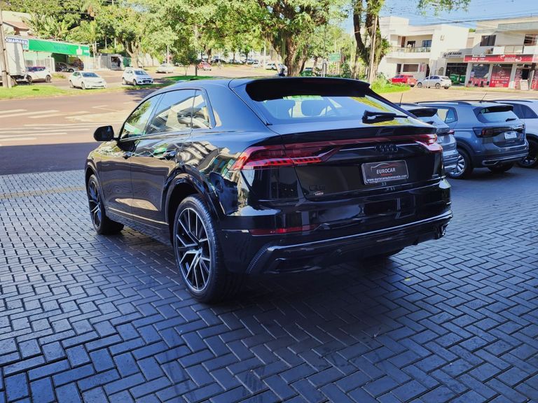 Audi Q8 Perf.Black 3.0 TFSI Quat. S-tr/(Híb.)