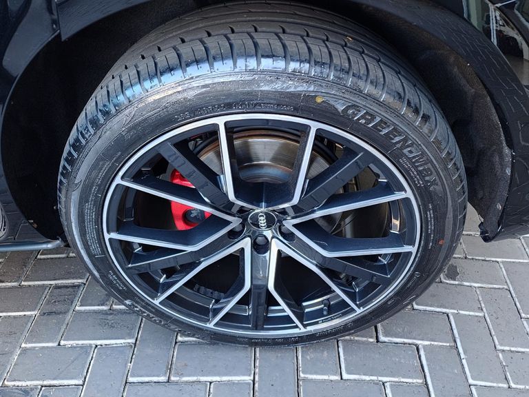 Audi Q8 Perf.Black 3.0 TFSI Quat. S-tr/(Híb.)