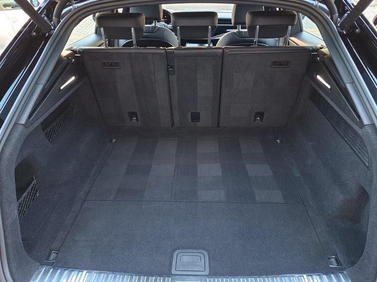 Audi Q8 Perf.Black 3.0 TFSI Quat. S-tr/(Híb.)