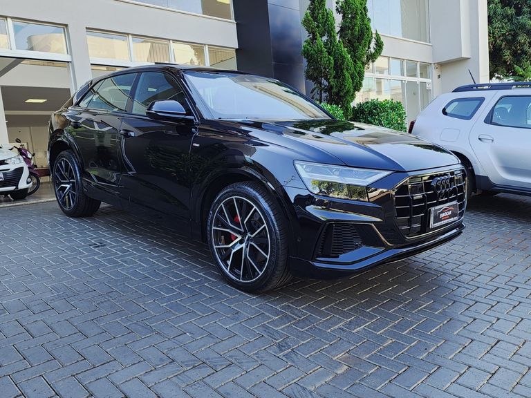 Audi Q8 Perf.Black 3.0 TFSI Quat. S-tr/(Híb.)