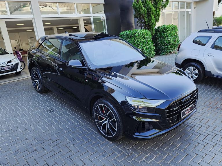 Audi Q8 Perf.Black 3.0 TFSI Quat. S-tr/(Híb.)