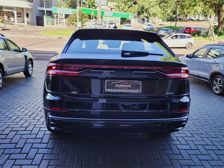 Audi Q8 Perf.Black 3.0 TFSI Quat. S-tr/(Híb.)
