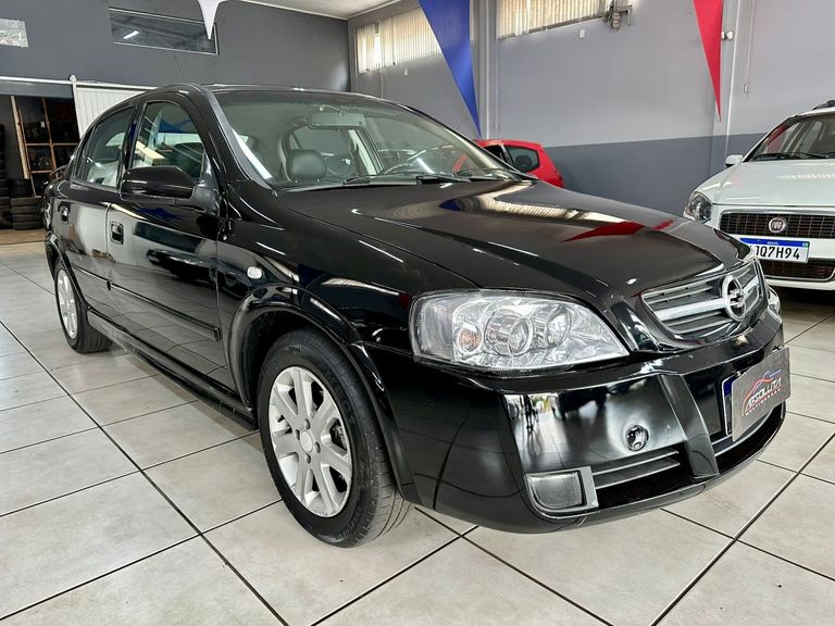 Chevrolet Astra 2.0 8V/ CD 2.0 8V Hatchback 5p Mec