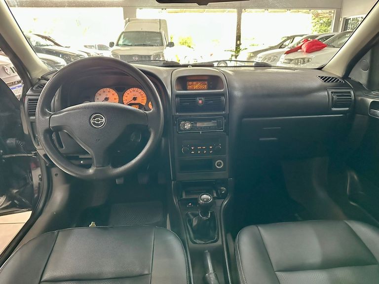 Chevrolet Astra 2.0 8V/ CD 2.0 8V Hatchback 5p Mec