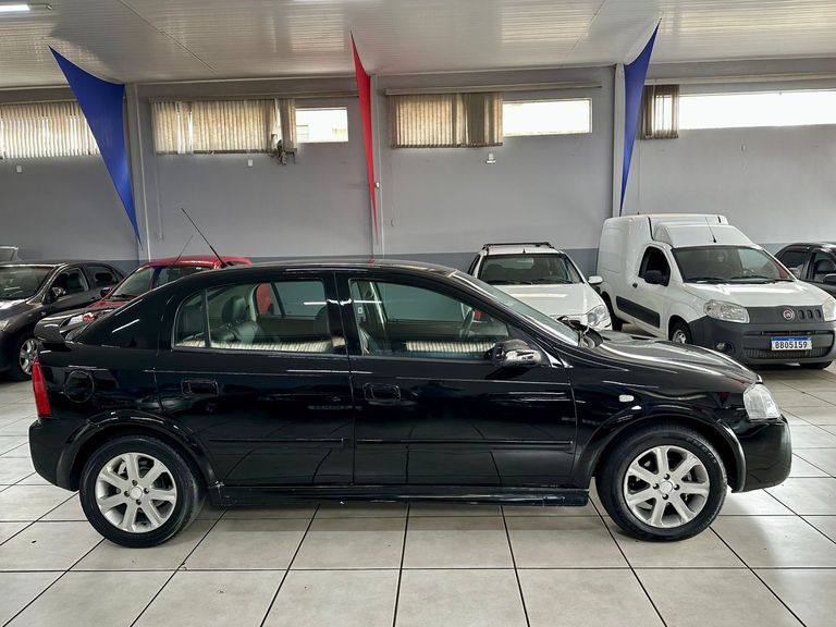 Chevrolet Astra 2.0 8V/ CD 2.0 8V Hatchback 5p Mec