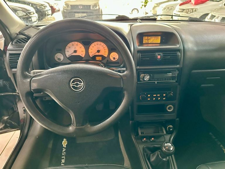 Chevrolet Astra 2.0 8V/ CD 2.0 8V Hatchback 5p Mec