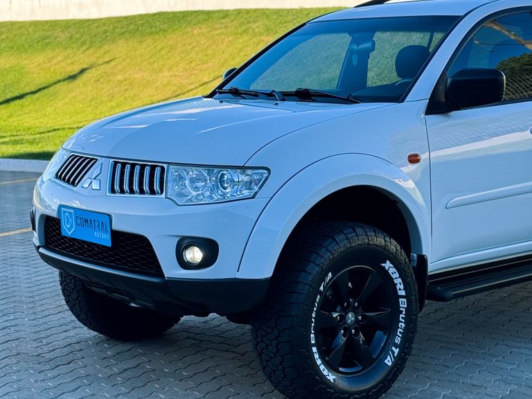 Mitsubishi Pajero DAKAR 3.2 4x4 T.I. Dies. 5p Aut.