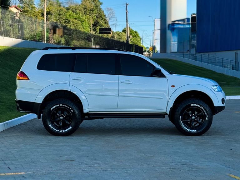 Mitsubishi Pajero DAKAR 3.2 4x4 T.I. Dies. 5p Aut.