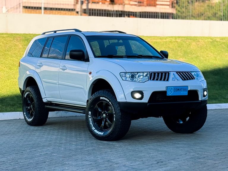 Mitsubishi Pajero DAKAR 3.2 4x4 T.I. Dies. 5p Aut.