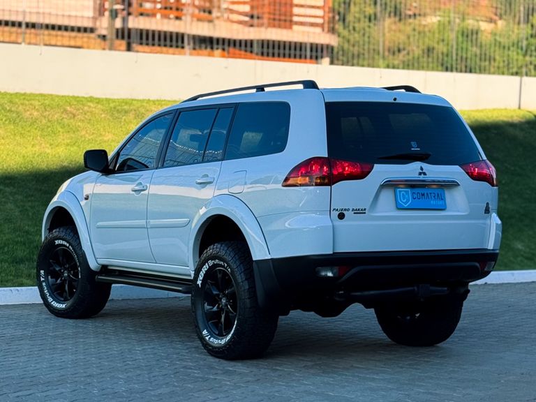 Mitsubishi Pajero DAKAR 3.2 4x4 T.I. Dies. 5p Aut.