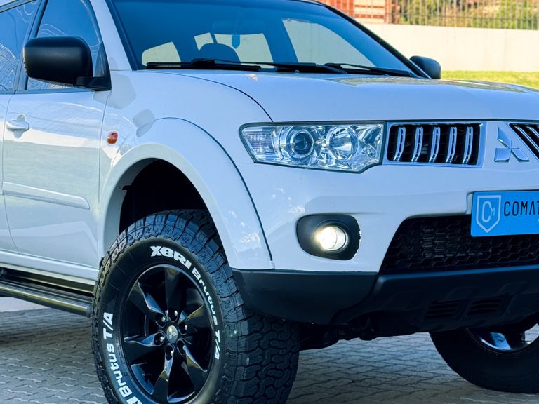 Mitsubishi Pajero DAKAR 3.2 4x4 T.I. Dies. 5p Aut.