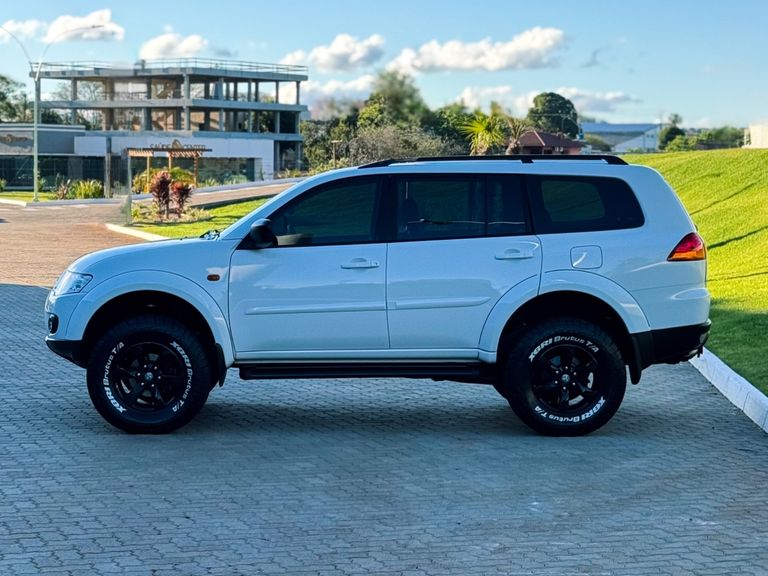 Mitsubishi Pajero DAKAR 3.2 4x4 T.I. Dies. 5p Aut.
