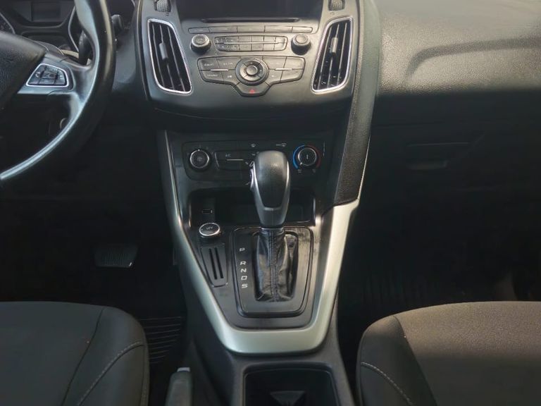 Ford Focus 2.0 16V/SE/SE Plus Flex 5p Aut.