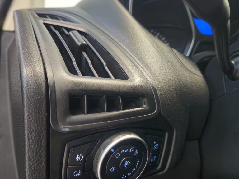 Ford Focus 2.0 16V/SE/SE Plus Flex 5p Aut.