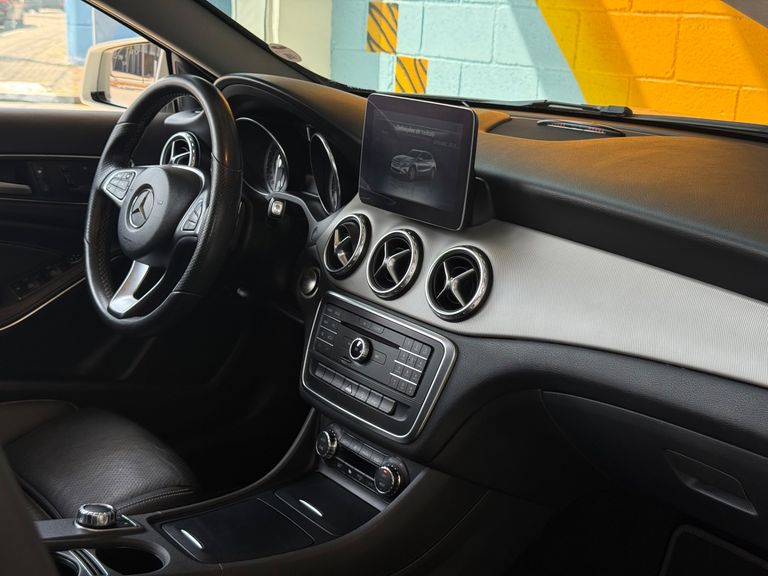 Mercedes GLA 200 Advance 1.6/1.6 TB 16V Flex Aut.
