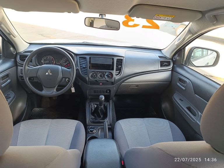 Mitsubishi L200 Tri. Outdo. GLS 2.4 CD 4x4 Die. Aut