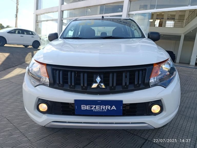Mitsubishi L200 Tri. Outdo. GLS 2.4 CD 4x4 Die. Aut