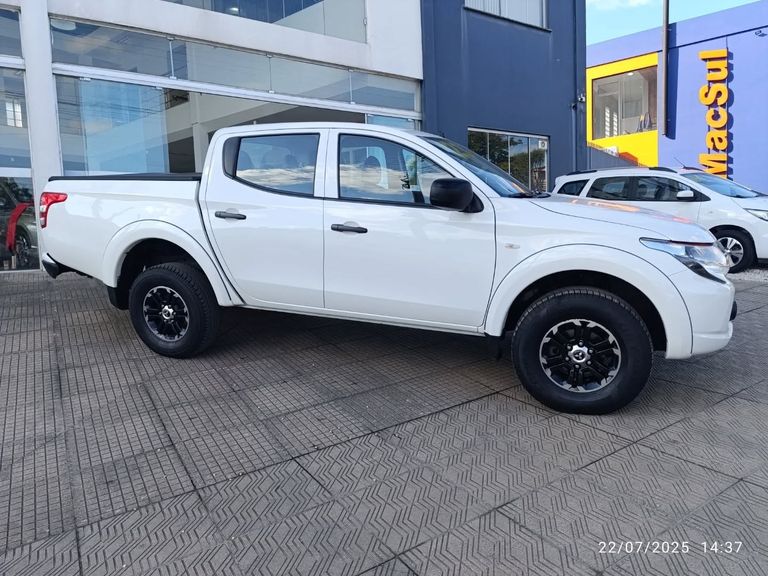 Mitsubishi L200 Tri. Outdo. GLS 2.4 CD 4x4 Die. Aut