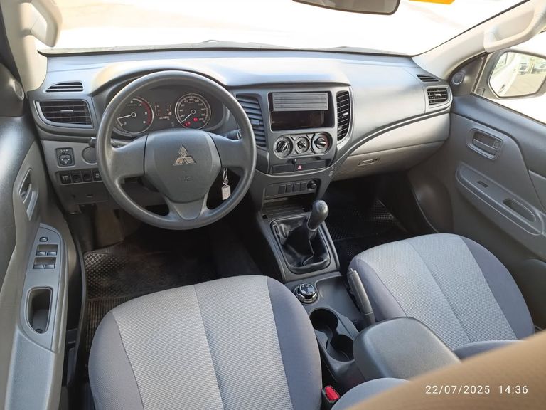 Mitsubishi L200 Tri. Outdo. GLS 2.4 CD 4x4 Die. Aut