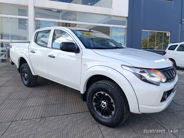Mitsubishi L200 Tri. Outdo. GLS 2.4 CD 4x4 Die. Aut