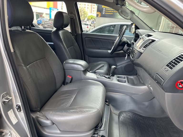 Toyota Hilux CD SRV 4x2 2.7 Flex 16V Aut.