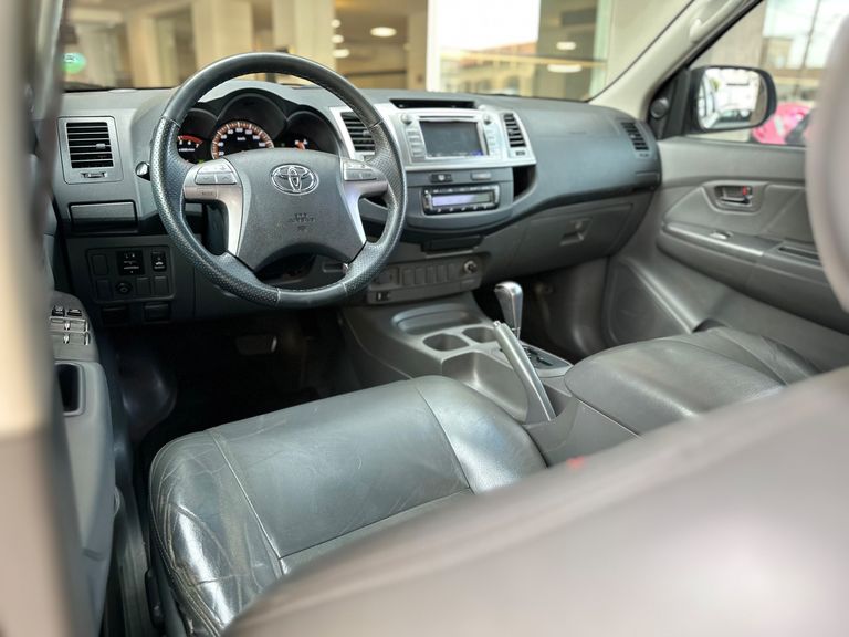 Toyota Hilux CD SRV 4x2 2.7 Flex 16V Aut.