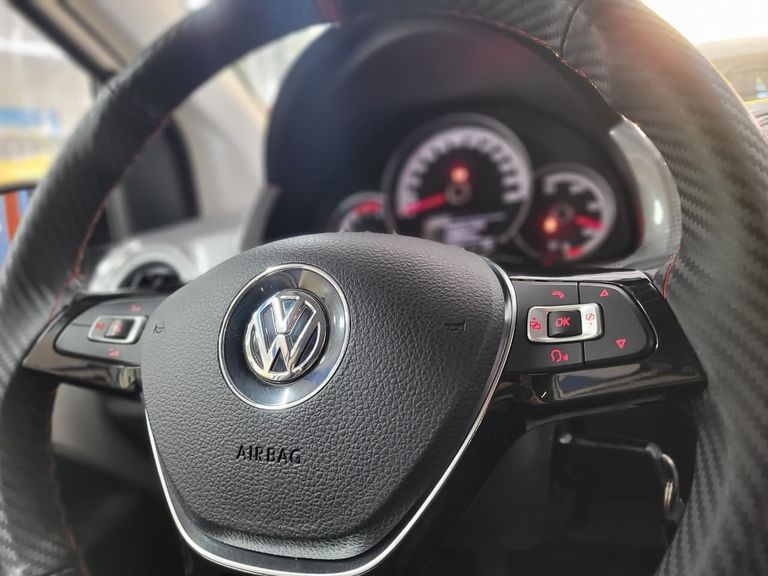 VolksWagen up! cross 1.0 TSI Total Flex 12V 5p
