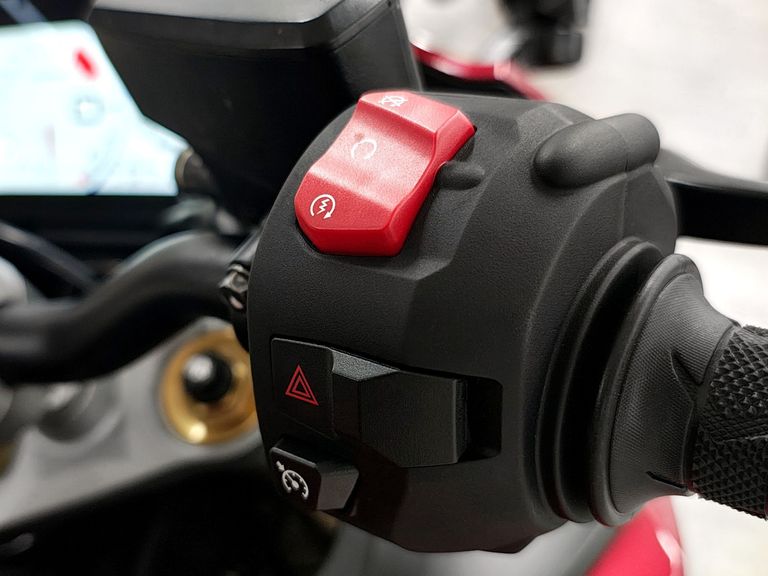 SUZUKI GSX-S 1000 GT