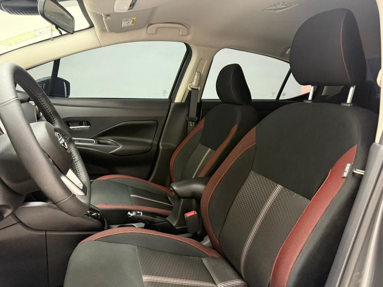 Nissan VERSA SR 1.6 16V Flex Aut.