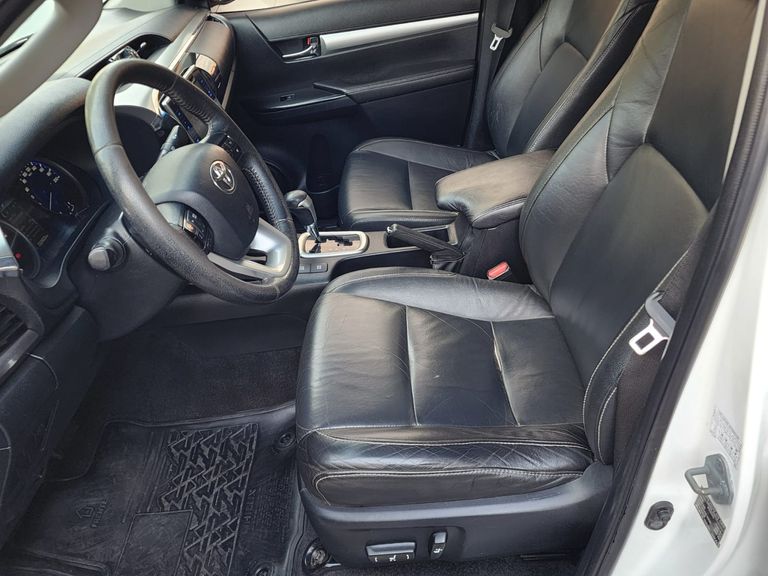 Toyota Hilux CD SRV 4x4 2.8 TDI Diesel Aut.