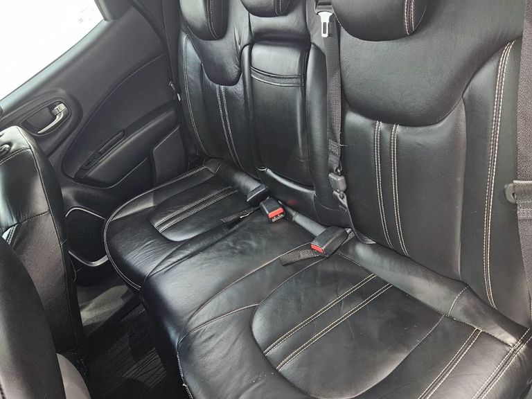 Fiat Toro Freedom 1.8 16V Flex Aut.