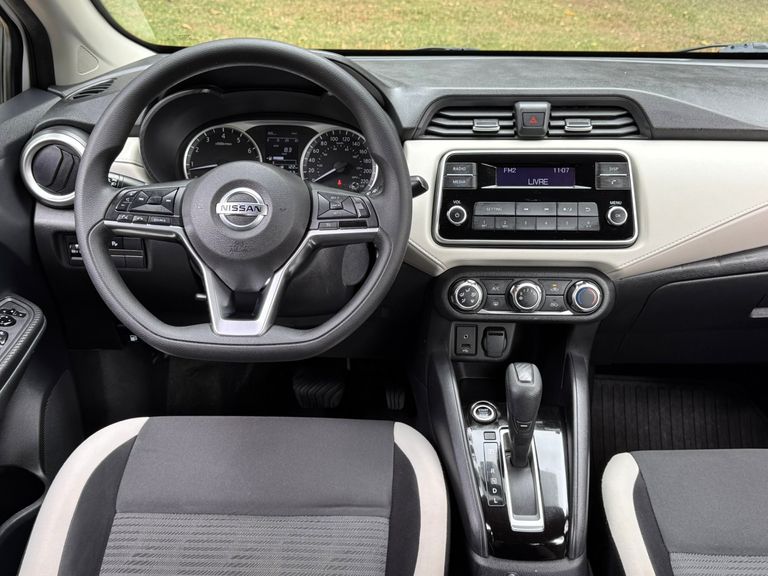 Nissan VERSA Sense 1.6 16V Flex Aut.