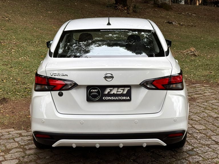 Nissan VERSA Sense 1.6 16V Flex Aut.