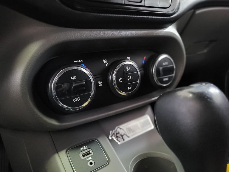 Fiat Toro Freedom 1.8 16V Flex Aut.