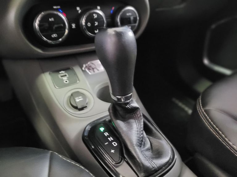 Fiat Toro Freedom 1.8 16V Flex Aut.