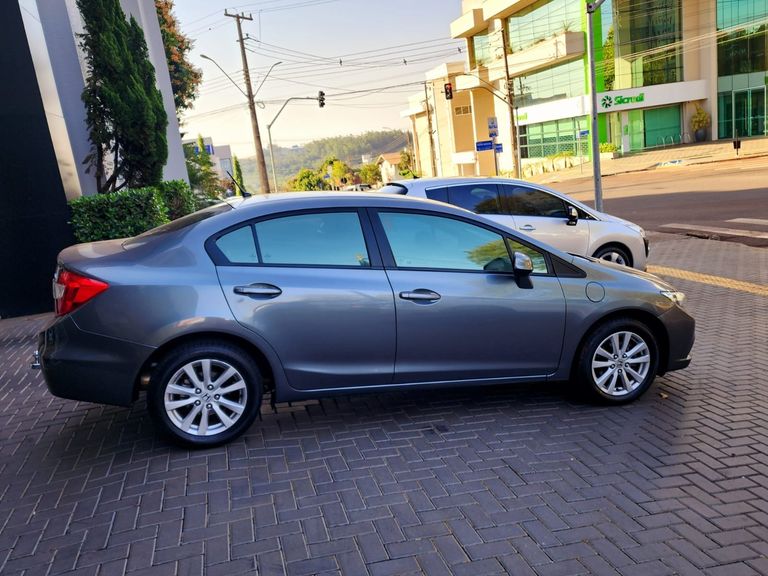 Honda Civic Sedan LXS 1.8/1.8 Flex 16V Mec. 4p