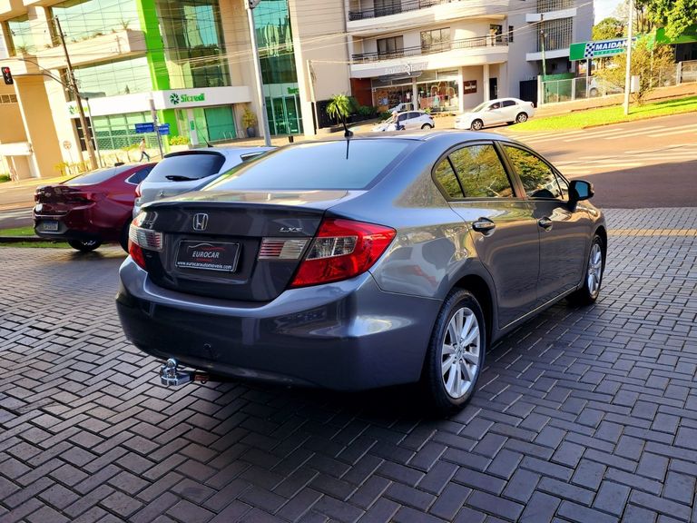 Honda Civic Sedan LXS 1.8/1.8 Flex 16V Mec. 4p
