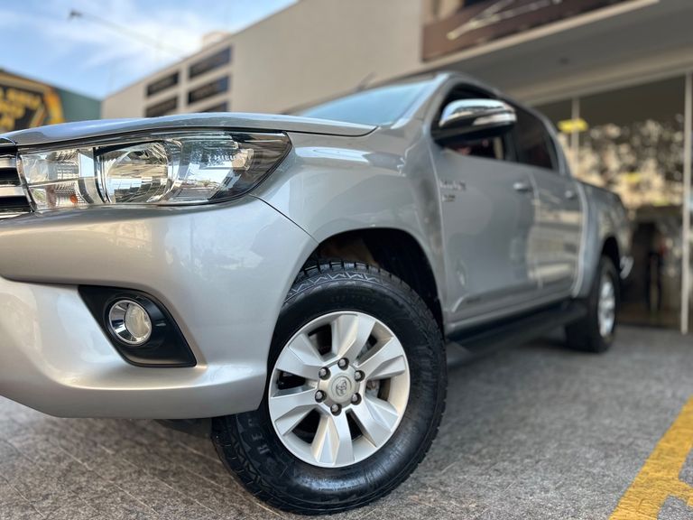Toyota Hilux CD SRV 4x2 2.7 Flex 16V Aut.