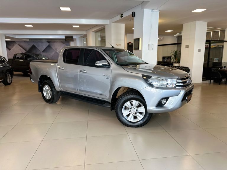 Toyota Hilux CD SRV 4x2 2.7 Flex 16V Aut.
