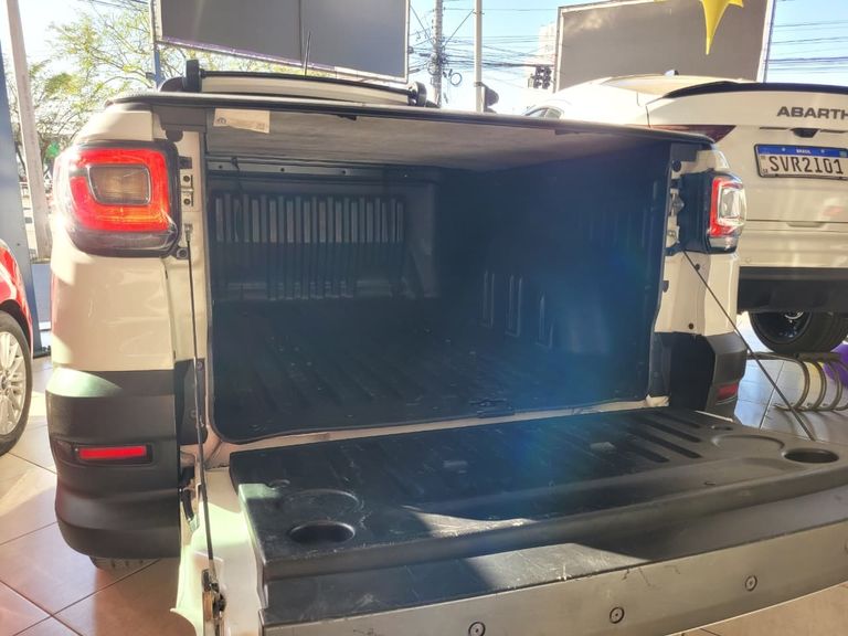 Fiat Strada Freedom 1.3 Flex 8V  CS Plus