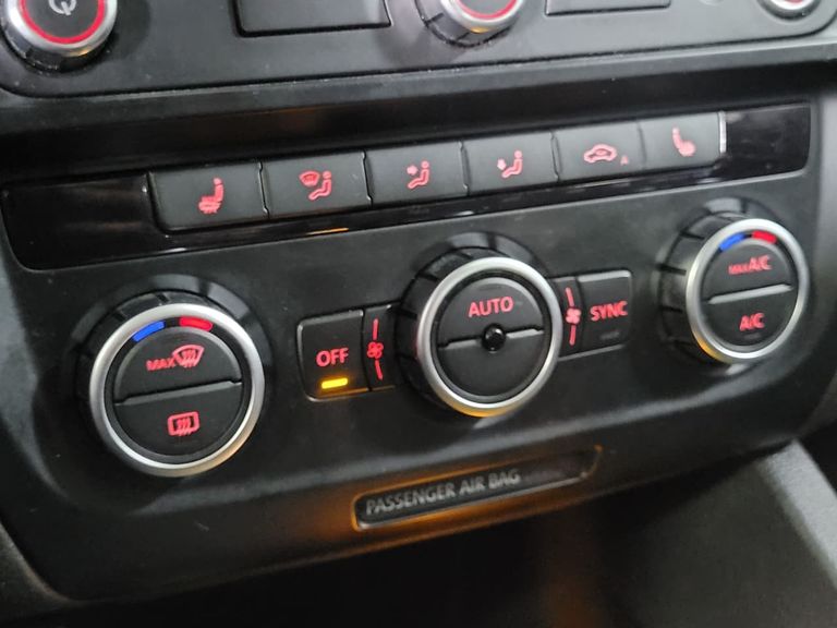 VolksWagen JETTA Highline 2.0 TSI 16V 4p Tiptronic