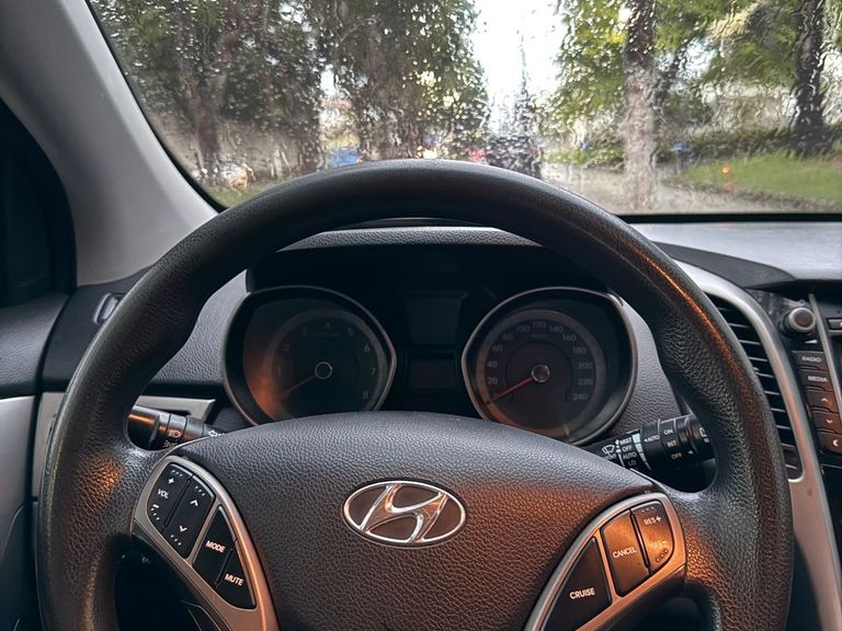 Hyundai i30 1.8 16V Aut. 5p