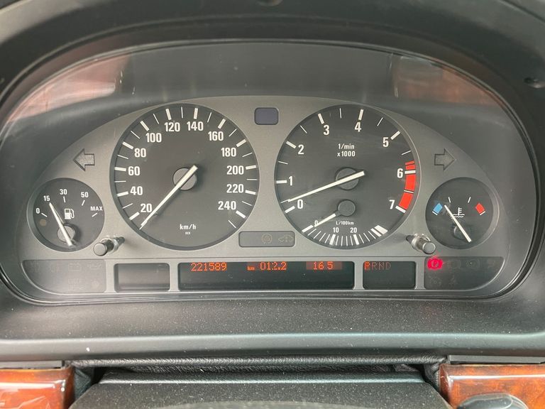 BMW 540i
