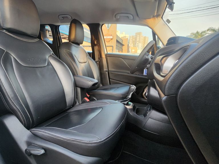 Jeep Renegade Sport 1.8 4x2 Flex 16V Aut.