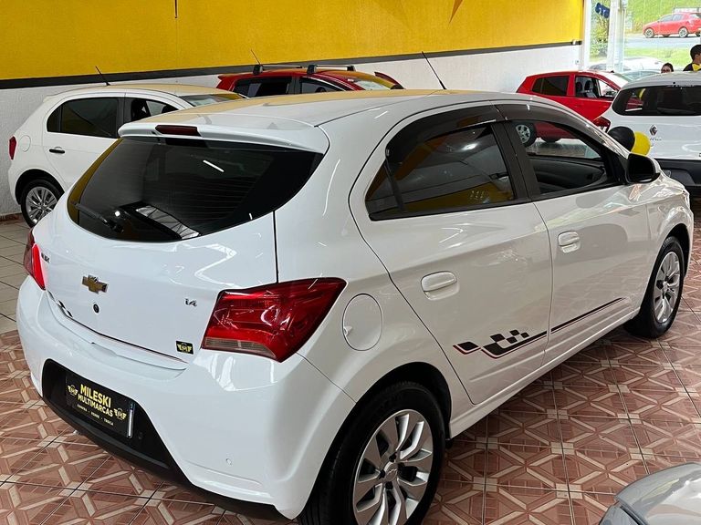 Chevrolet ONIX HATCH LT 1.4 8V FlexPower 5p Mec.