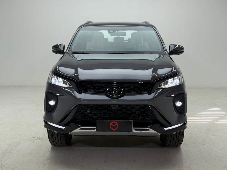 Toyota Hilux SW4 Diamond 2.8 TB 4x4 Die. Aut.