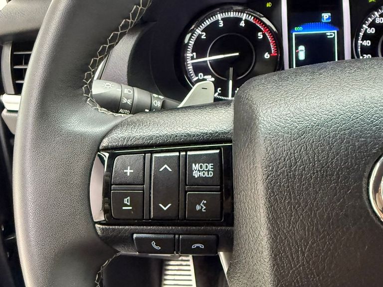 Toyota Hilux SW4 Diamond 2.8 TB 4x4 Die. Aut.
