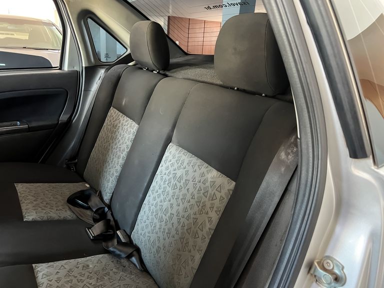 Ford Fiesta Sedan 1.0 8V Flex 4p