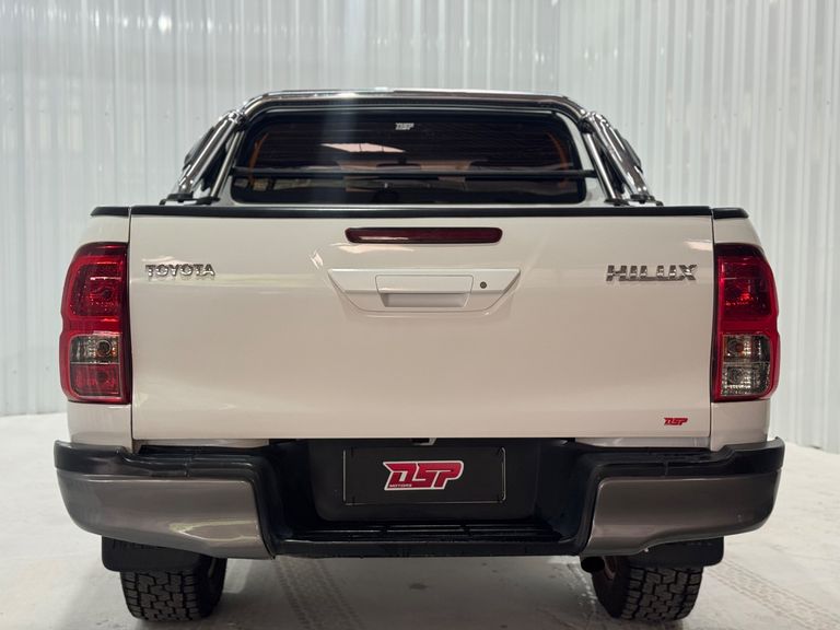 Toyota Hilux CD 4x4 2.8 Diesel Mec.